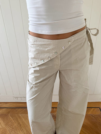 Scandivv trousers with details – Beige