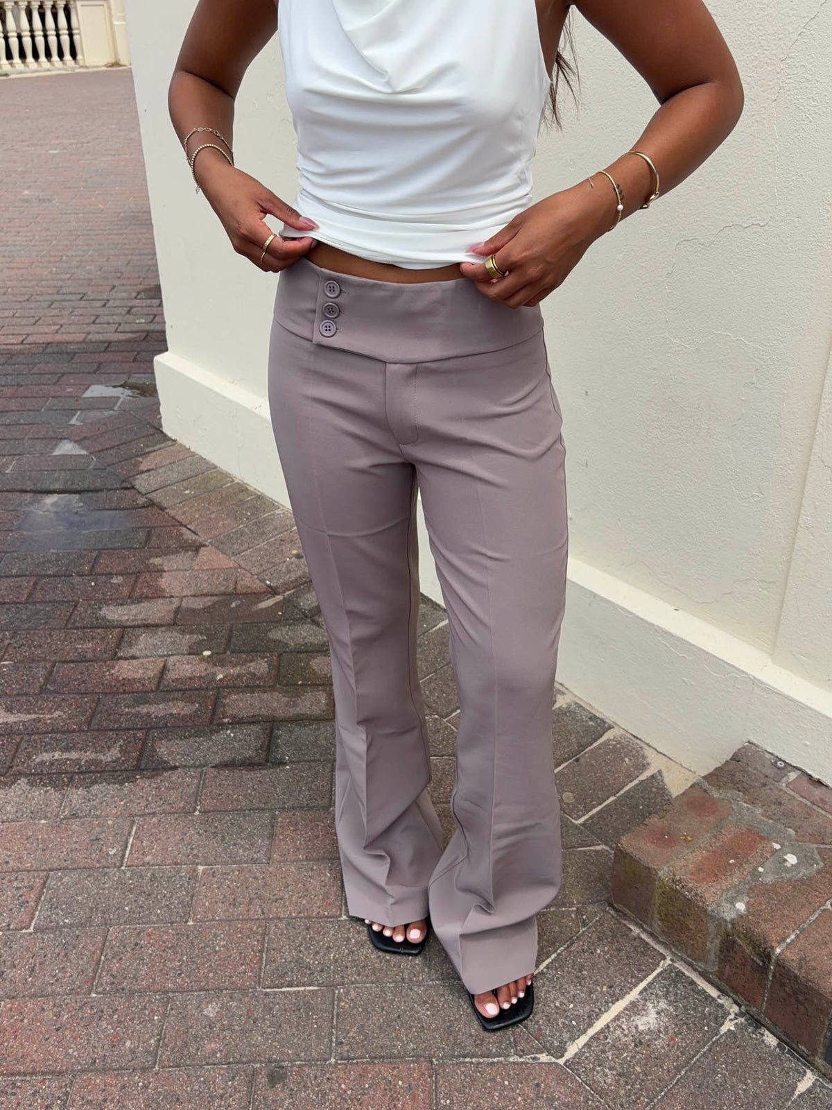 Adelita low waisted suit pants - Taupe